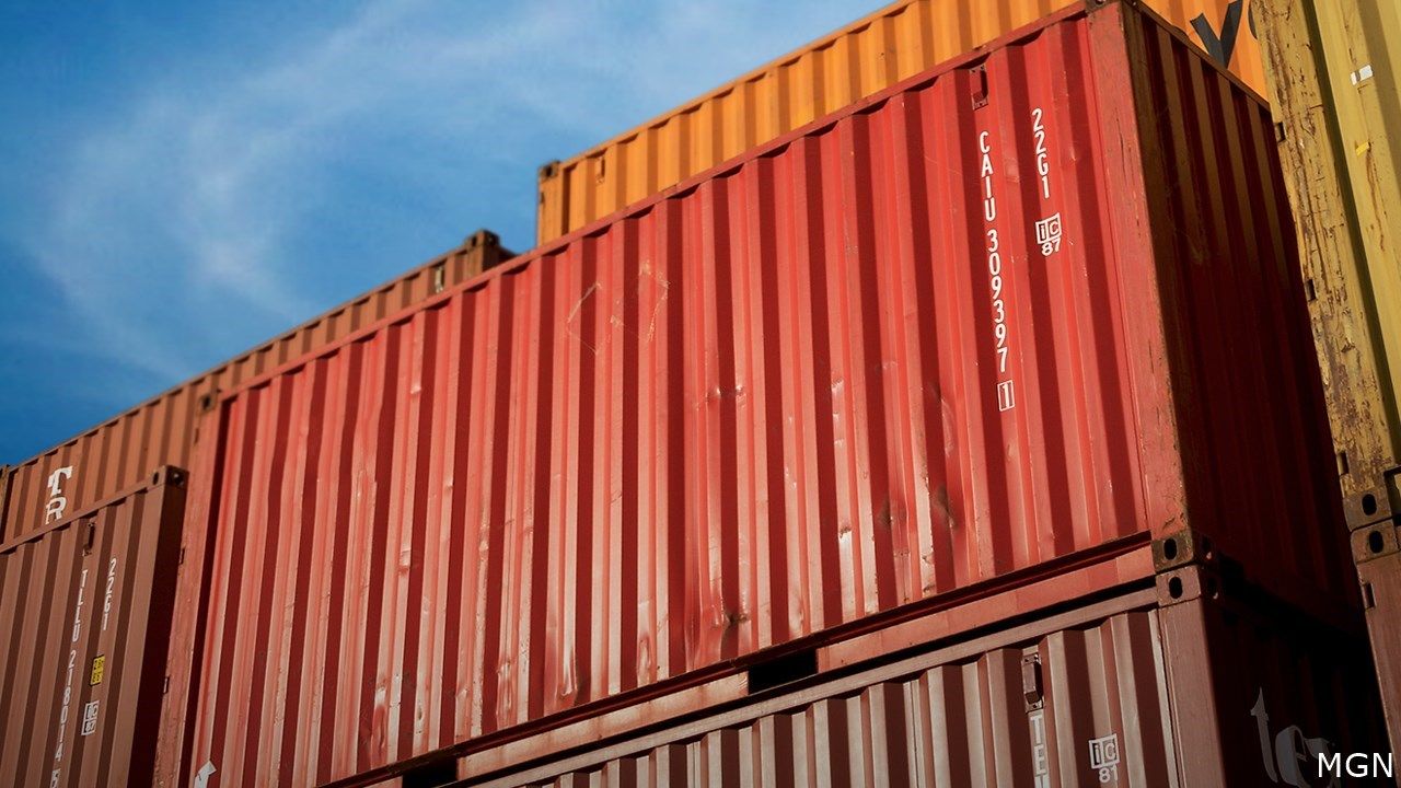 Arizona Begins to Remove Shipping Container Wall on Border