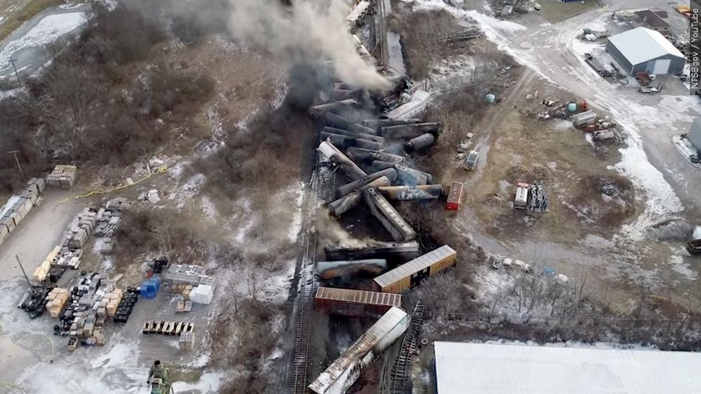 Train derailment in East Palestine, Ohio causing explosions that emit hazardous materials