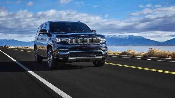 Stellantis Takes on the Luxury SUV Segment with the 2023 Wagoneer