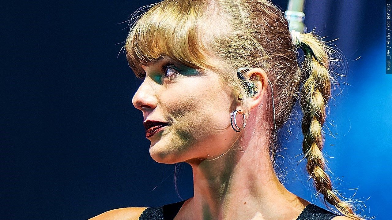 Taylor Swift Announces '1989 (Taylor’s Version)' During Los Angeles Show