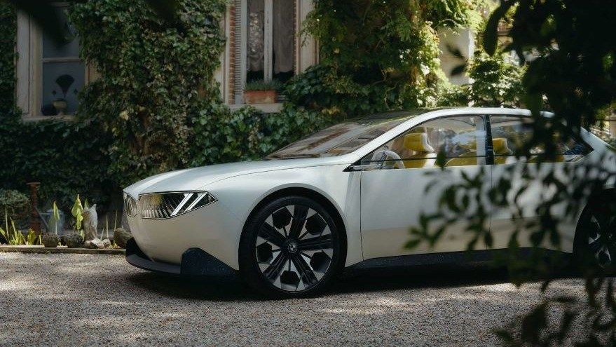 BMW Debuts 'Neue Klasse' Concept for 2024