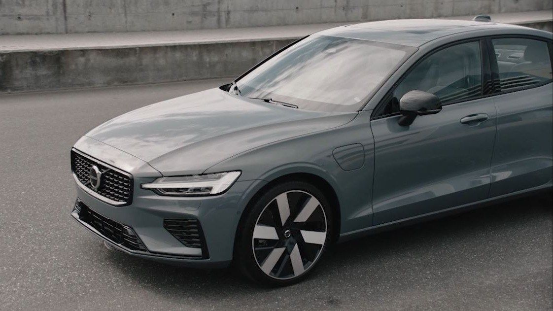 2024 Volvo S60 T8 Recharge AWD is Electric
