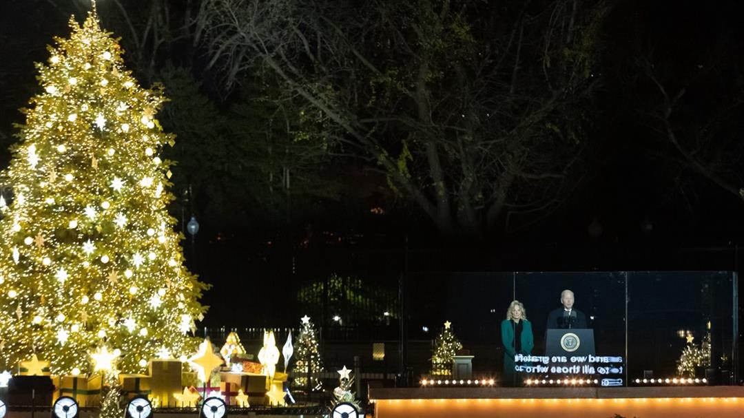 National Christmas Tree Outside White House Falls, Was Reset Upright