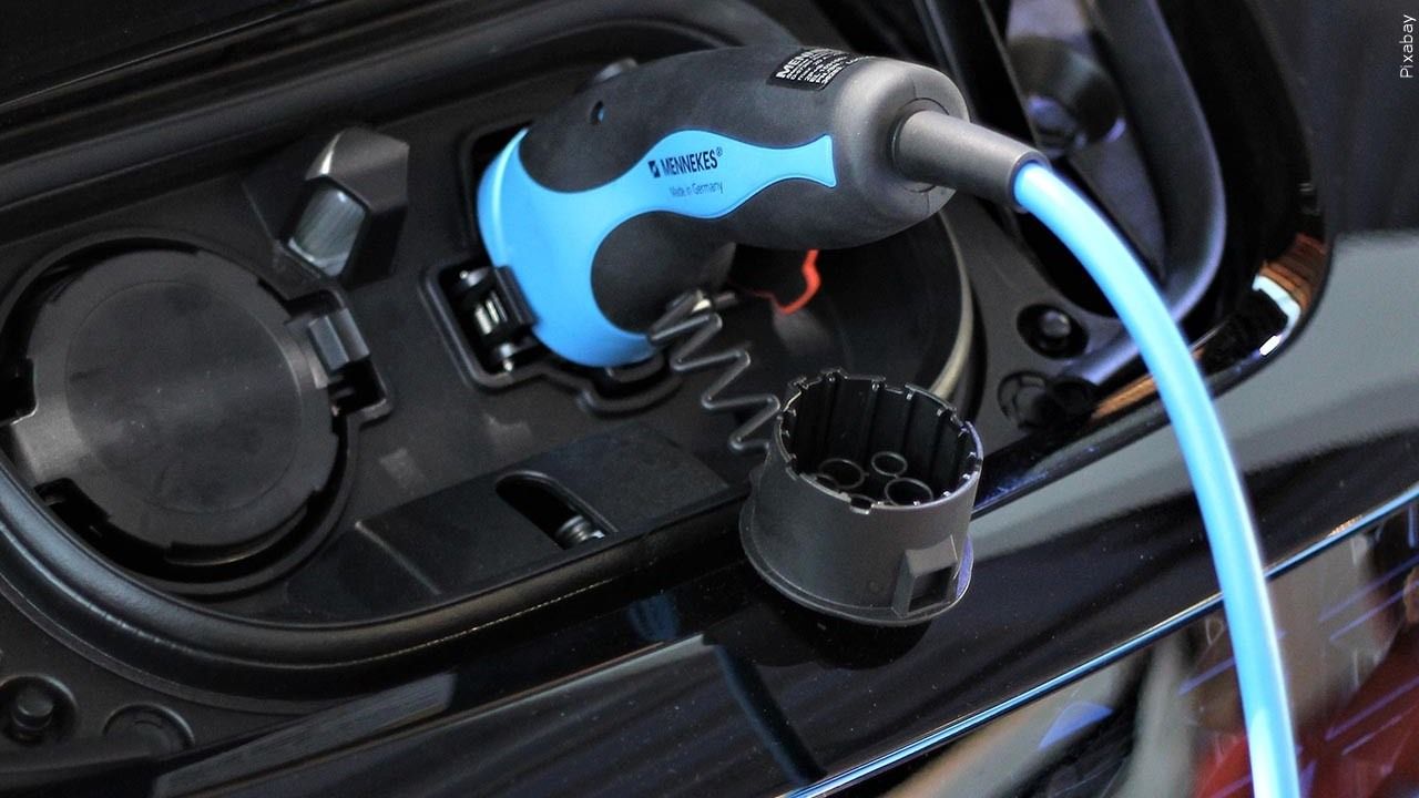 Benefits of Hybrid and Plug-in Hybrids